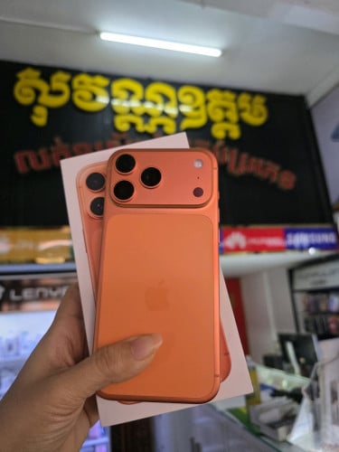 Iphone17 pro max 256G ch sim2 សាកថ្ម30ដងទេ  ថ្ម100% ស្អាត99% ធានាហ្សីនសុំនុំ