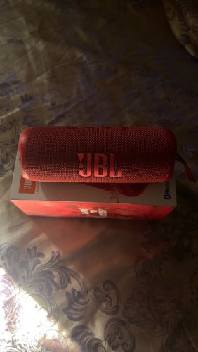 JBL cilp 6 original ថ្មនៅកាន់ល្អ