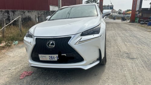 Lexus 200T 2015 ពណ៌​សរ​ក្នុង​ខ្មៅ​ full options
