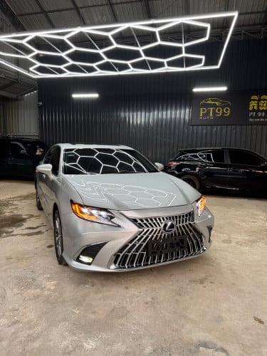 LEXUS ES300H Full Premium ឆ្នាំ 2013 ពណ៍ប្រាក់