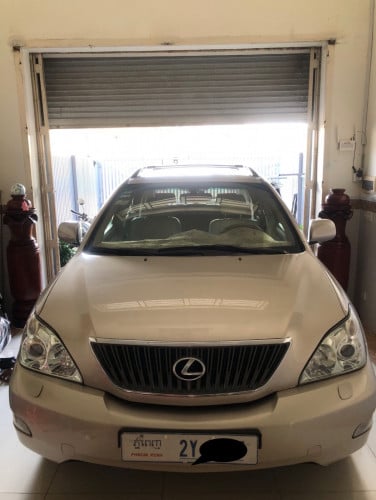 LEXUS RX330 Half full ពណ៏ទឹកមាស ម្ចាស់ដើមថ្មីណាស់ ជិះធ្វើការរាល់ថ្ងៃ