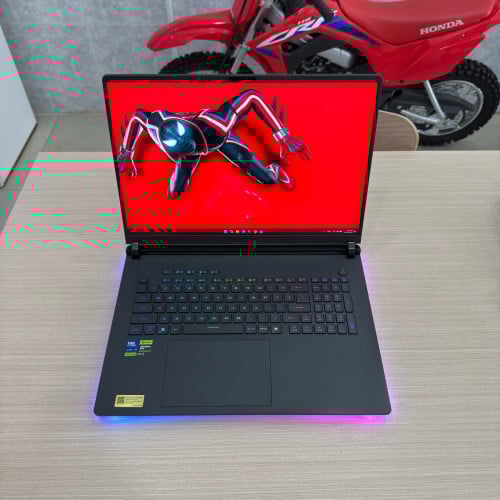 ROG SCAR G835, 18” Mini LED 2.5K 240Hz 2025 ថ្មី 99.99% 💎