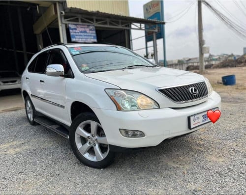 Rx 330 ប៉ុង2 18500$ 086599443