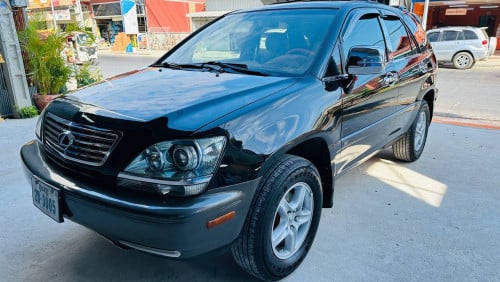 RX300.ឆ្នាំ.02.ប៉ុង2.Fullពេញ.តម្លៃ 8600$ដាច់អត់ចុះទេ.អត់ដែលប្រើហ្គាស លេងហើយស្អាត ជិះលក្ខណៈគ្រួសារ