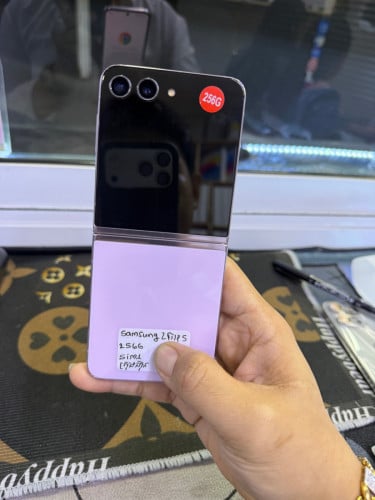 Samsung zfilp 5 256G ក្រុមហ៊ុន ស្អាត 98.99%