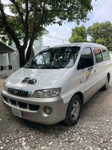 Starex. ឆ្នាំ01ម្ចាស់ដេីម