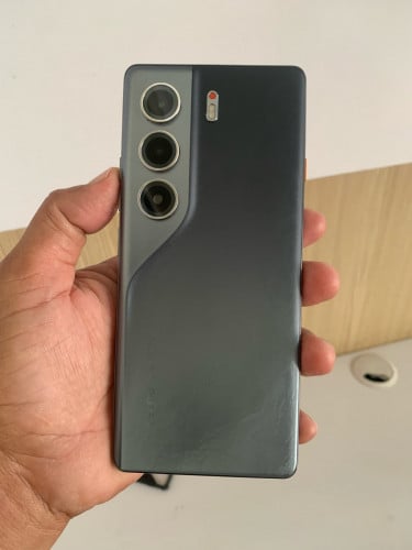 Techno Comon Pro 8g/256g (វៃដូរបាន)👉$160