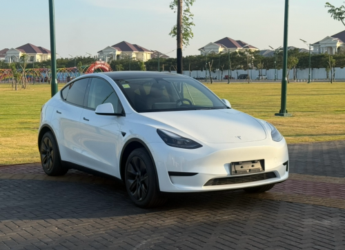 Tesla Model Y 2024 ⚡