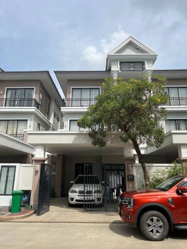 Twin villa in Borey Penh Hout 50m for sale