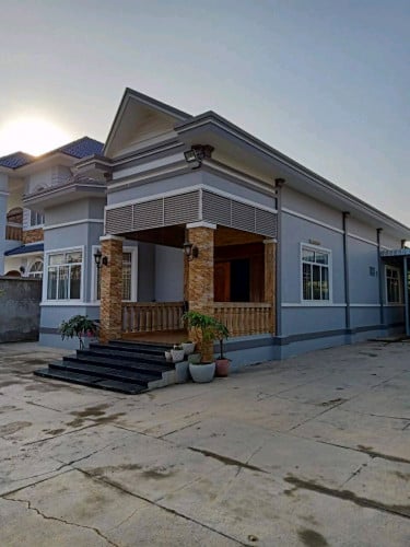 Villa available for rent in Phnom Penh Thmey AreaPrice: $ 1200/month