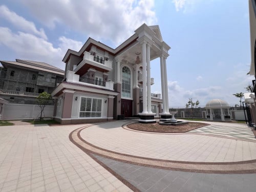 Villa Corner for RENT  ! • Location: Borey PH AEon3 Mall