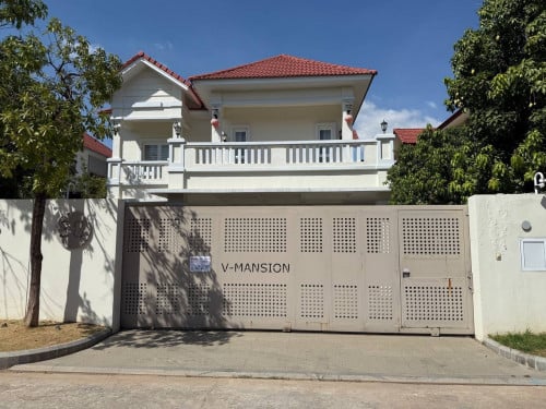 Villa  for RENT  ! • Location: Borey New world AEon2 Sen Sok.