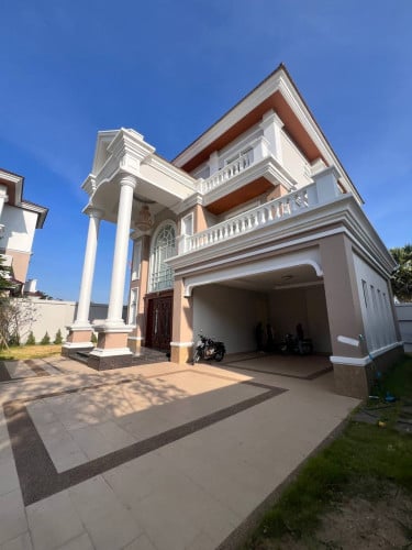 Villa for RENT! • Location: Borey PH Boueng Snor.