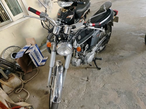 Yamaha YB 2004 សំនុំឃ្លាំង