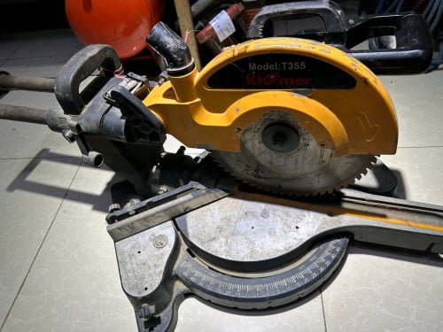 ម៉ាសុិនកាត់កែងបូម