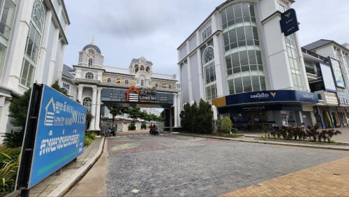 ផ្ទះវីឡាលក់ បុរីឡុងនីគម្រោង៤    (ចចារបាន)