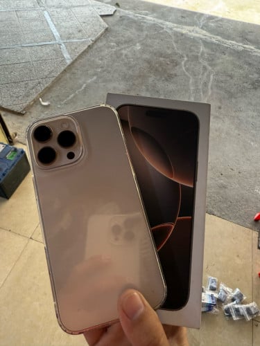 នៅថ្មីស្អាតតែម្តង