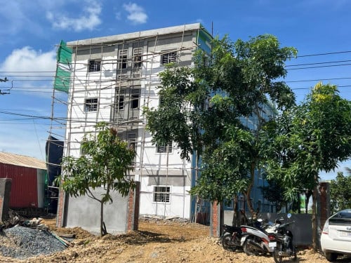 Building For Rent អគារសម្រាប់ជួលស្ថិតនៅតាមផ្លូវជាតិលេខ៥ ជិតផ្សារសាលាលេខ៥