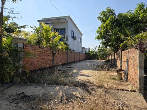 ដីលក់បន្ទាន់ នៅជិតរង្វង់មូល រំដួល ស្វាយធំ