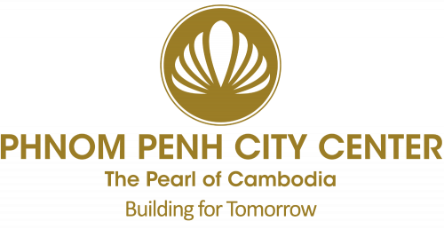 បុគ្គលិកដើរតាមឡានស្រោចទឹក ក្នុងបឹងកក់