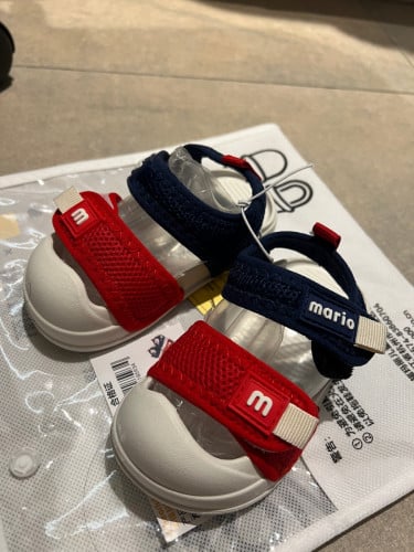 ស្បែក​ជើង​កូន​ក្មេង​