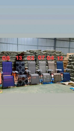 ប៉ាវអ៊ី អង្គុយត្រង់