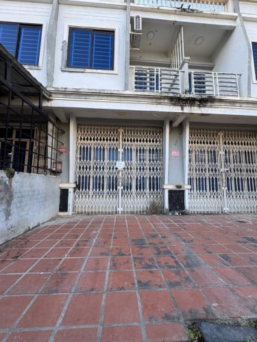 ផ្ទះល្វែងលក់បន្ទាន់ ក្រោយឆៀកឡាន ចំការដូង តម្លៃក្រោមទីផ្សារ ប្រញាប់លុយ