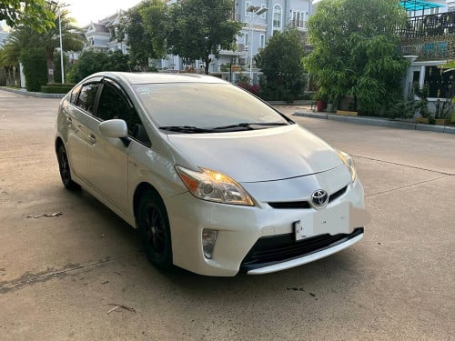 ចង់លក់ដូរស៊េរីចង់បានទំនាក់ទំនងមកឡានជិះផ្ទាល់ខ្លួន។