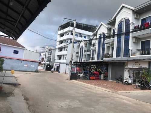 ដីនឹងផ្ទះលក់