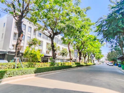 ផ្ទះអាជីវកម្ម លើផ្លូវភ្លោះ លក់បន្ទាន់!!