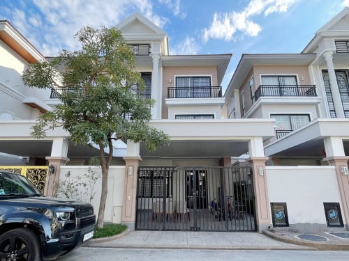 វីឡា សម្រាប់ជួលនៅបុរីប៉េងហួតដឹស្តាមេរាហ្គាដិន 50ម