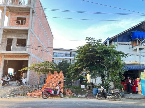 ដី លក់ តា ខ្មៅ ផ្លូវធំ 5x25