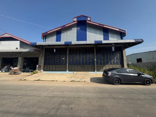 ឃ្លាំងសម្រាប់ជួល នៅស្វាយរលំ ក្រុងតាខ្មៅ 700$