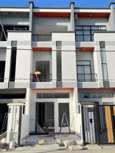 លក់ផ្ទះបន្ទាន់ កំពុងសាងសង់ជិតរួច 99% បូរី រចនា ក្បែរស្តុបលូ៥