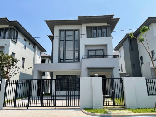 វីឡាឃ្វីនអេ សម្រាប់លក់ បន្ទាន់នៅក្នុងបុរី​ ជីបម៉ុង 598 (គម្រោង២)​ ជិតផ្សារទំនេីបអុីអន២