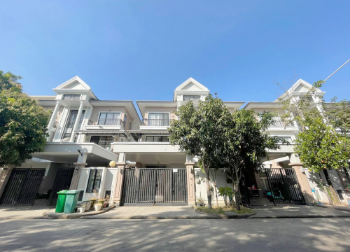 វីឡាភ្លោះ B សម្រាប់ជួល | Twin villa for Rent