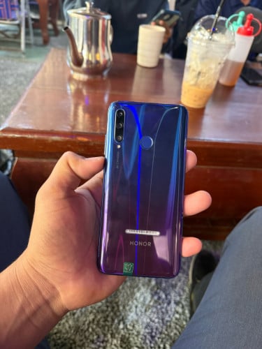 លក់ Honor 20i នៅស្អាត