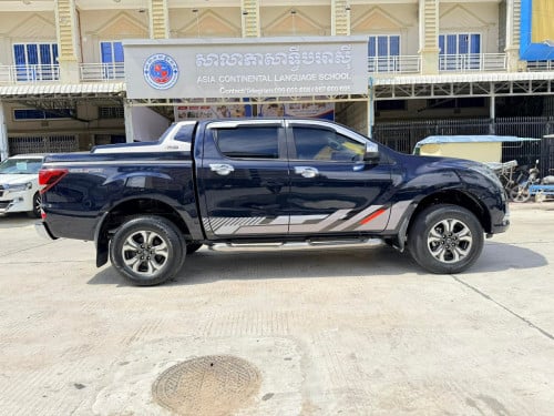 ឡានលក់Mazda BT50 ឆ្នាំ2019ប៉ុង1ម៉ាស៊ូតម៉ាសុីន2.2