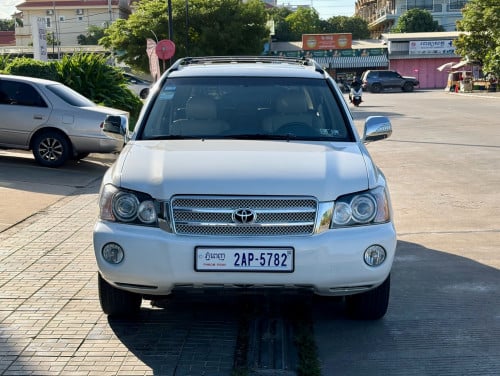 2003 Highlander V6 ប៉ុង2 បើកដំបូលក្នុងលឿង