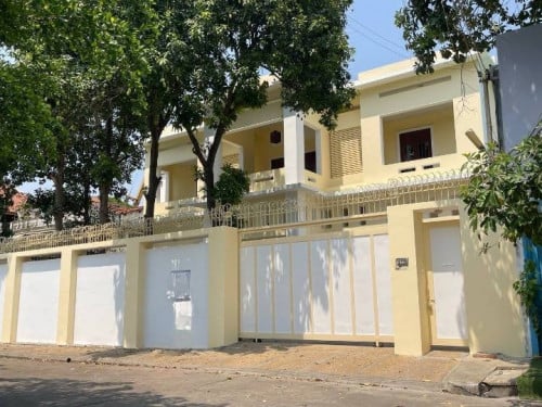 6 bedroom Villa for rent