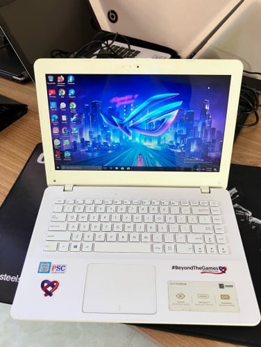 ASUS VIVOBOOK 14inch / i3-7200U / RAM 4GB / 500GB (faster) / Battery 🔋 2hour 105$