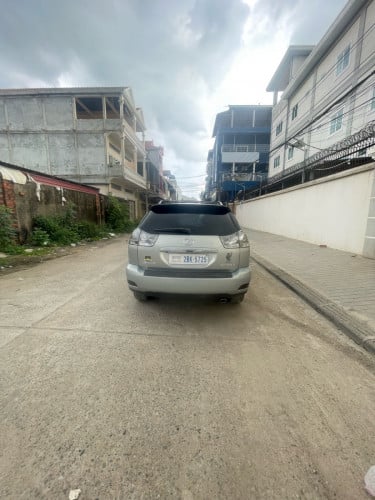 Car for sale Lexus 330 05 pong2 ធានាឡានថ្មីណាស់ ធានាឡានអត់បុកអត់ច្រេះ100%
