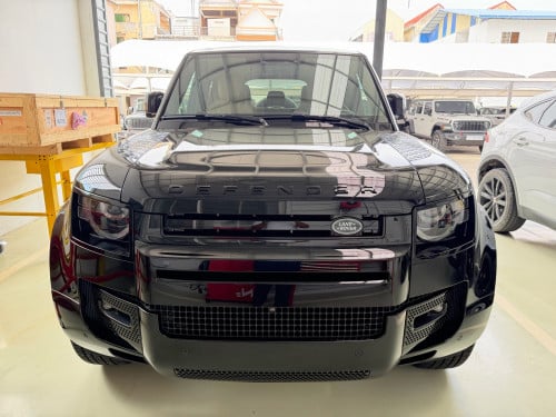 Defender 110 X-Dynamic SE 2025 new car need clear stock