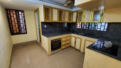 Fully furnished 2 beds, 3 bath, 1st Floor, Tuol Sleng