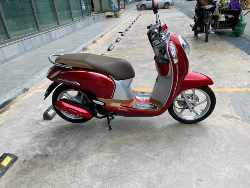 Honda scoopy 2015
