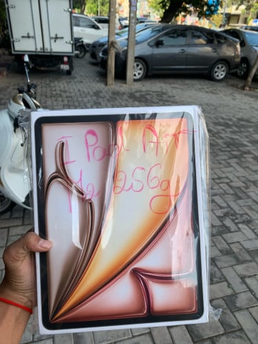 I pad Air M2/256G( 13 inch)🎁🎉😍