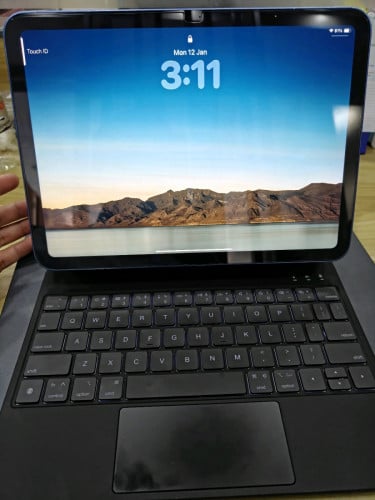 iPad 11 (A16) ដូចថ្មី with Keyboard