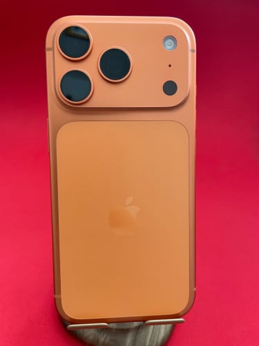 iPhone 17 pro Orange