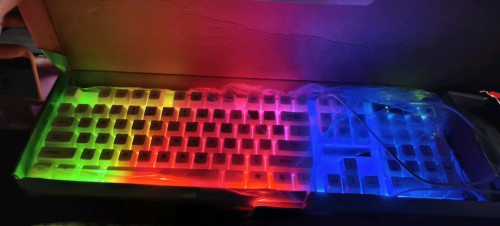 Keyboard និង ម៉ៅ RGB