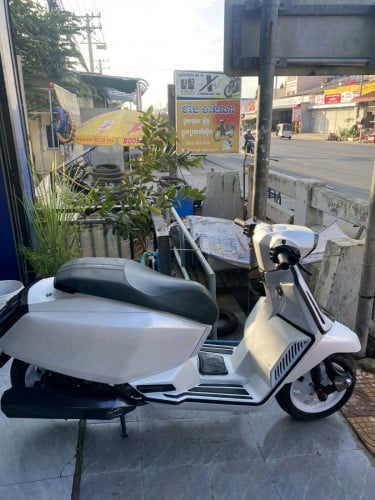 LAMBRETTA X300